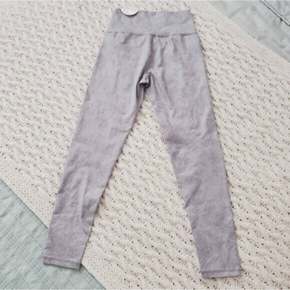 NWT AERIE Coated Faux Leather Light Mauve Limited Edition Leggings- M - Picture 2 of 8
